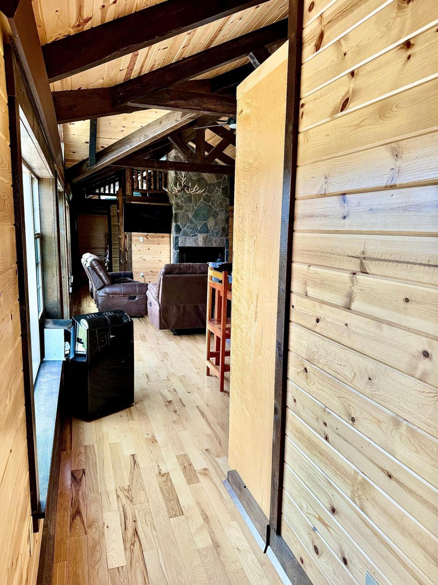 The Lodge At Devils Tower Exteriör bild